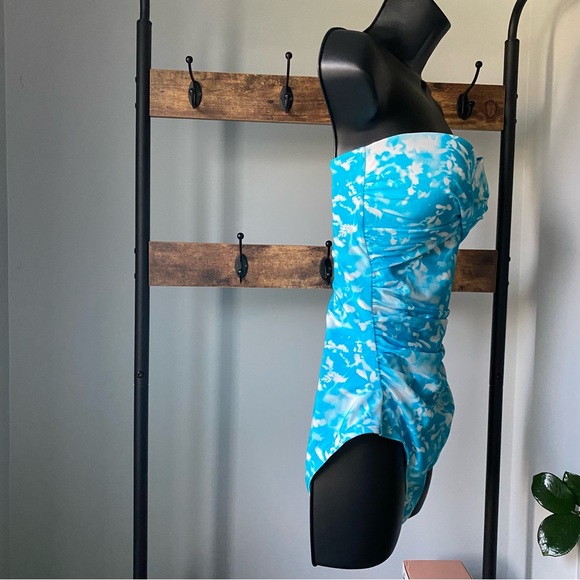 Calvin Klein Women's Printed V-Notch Bandeau One-Piece Swimsuit Blue Size 12 NEW - Picture 4 of 7